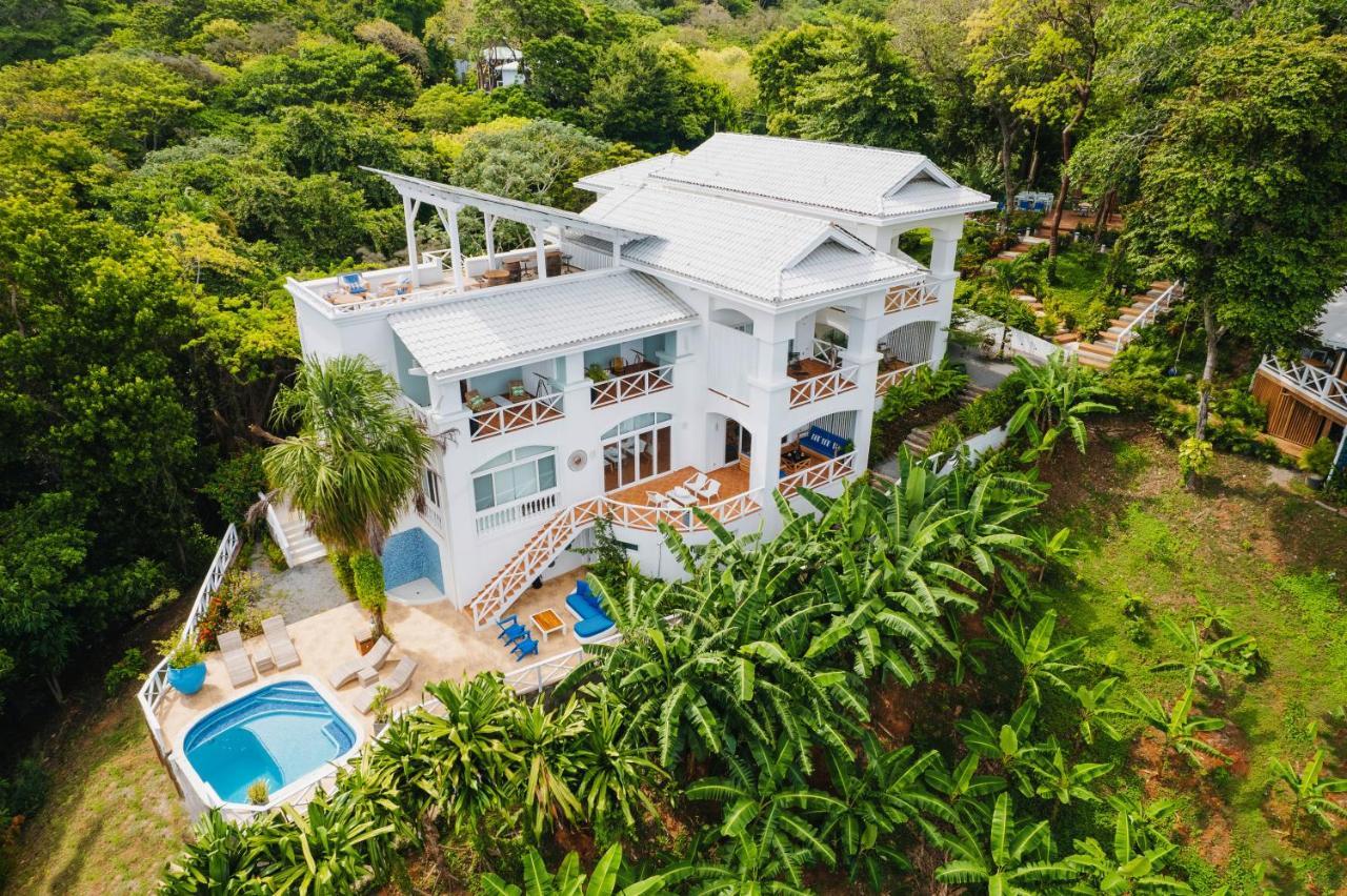 Blue Roatan Resort West Bay Exterior photo