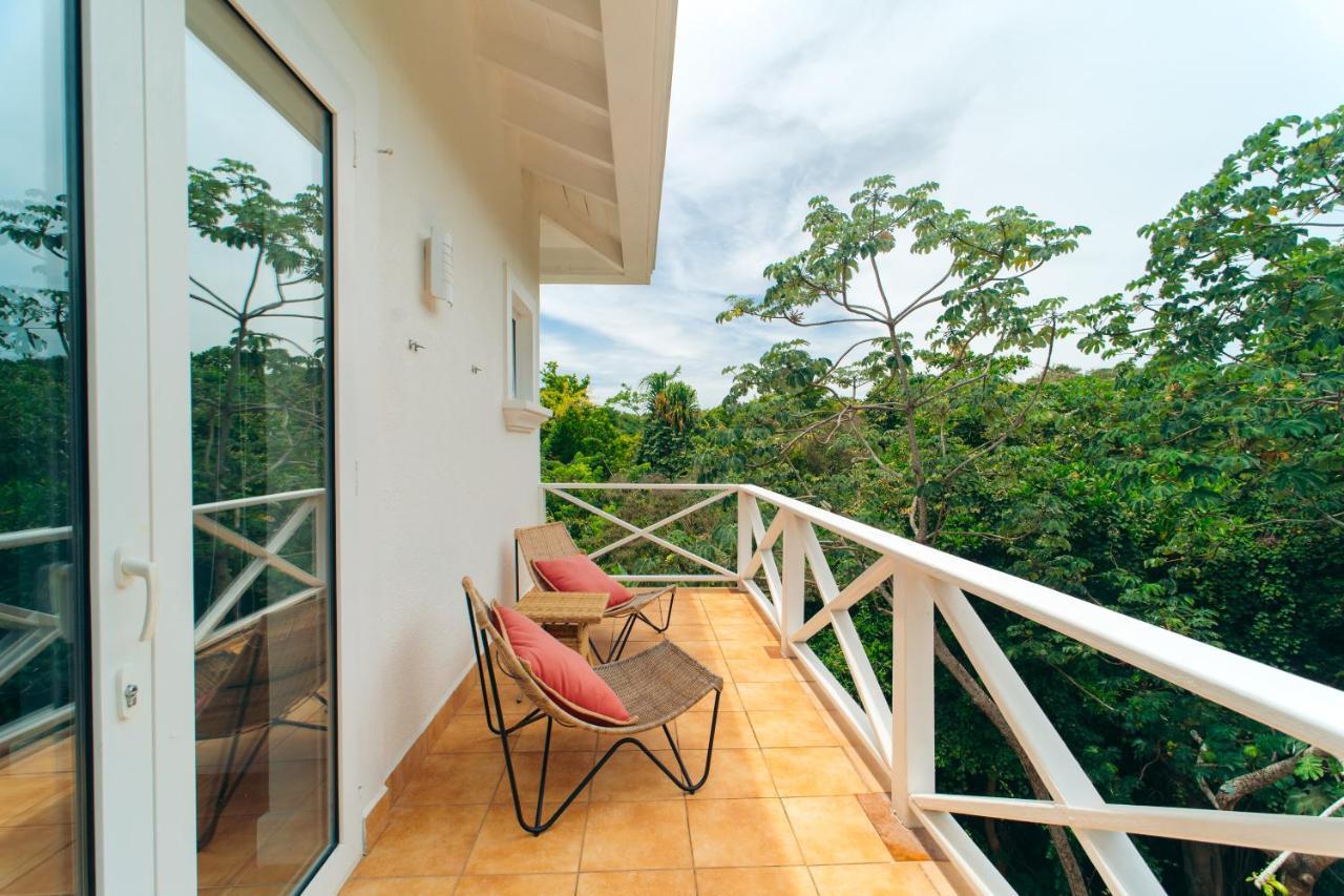 Blue Roatan Resort West Bay Exterior photo