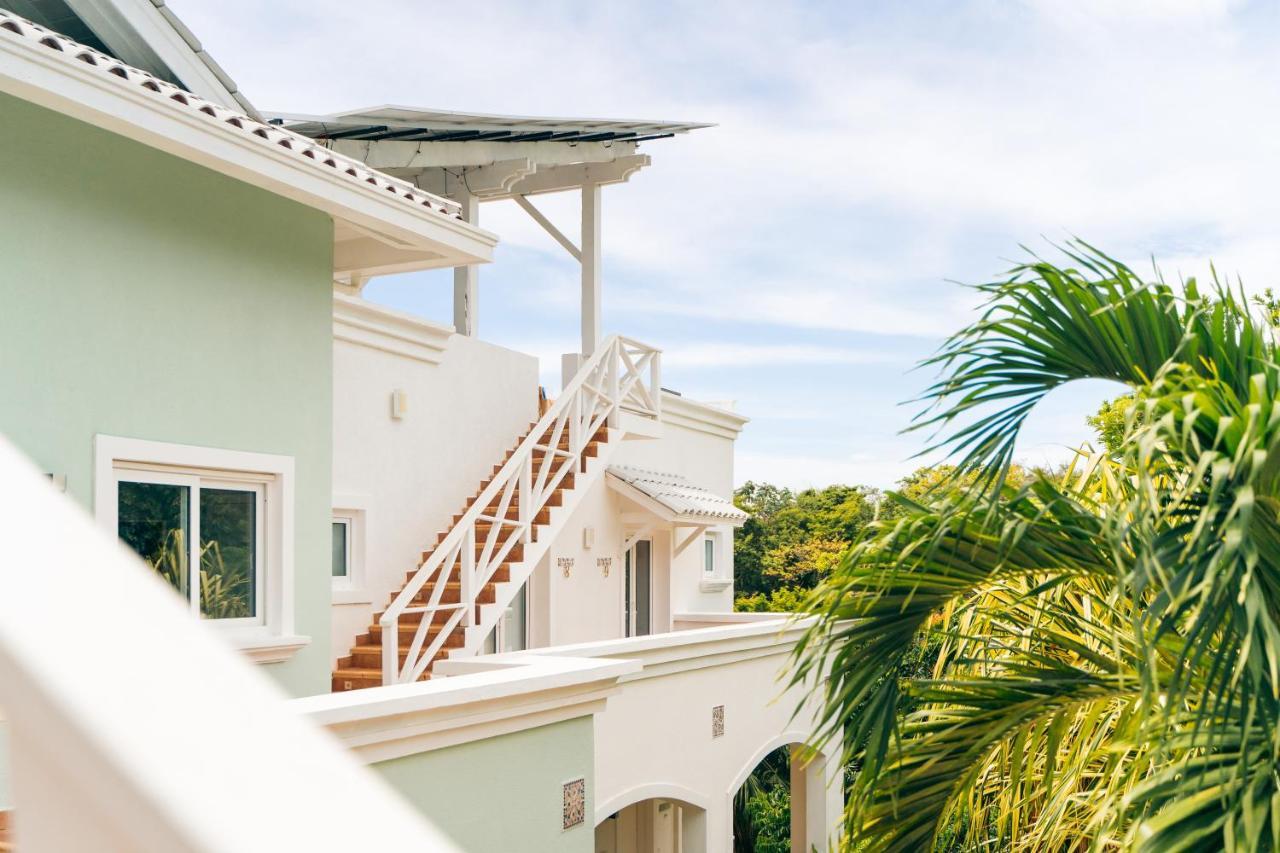 Blue Roatan Resort West Bay Exterior photo