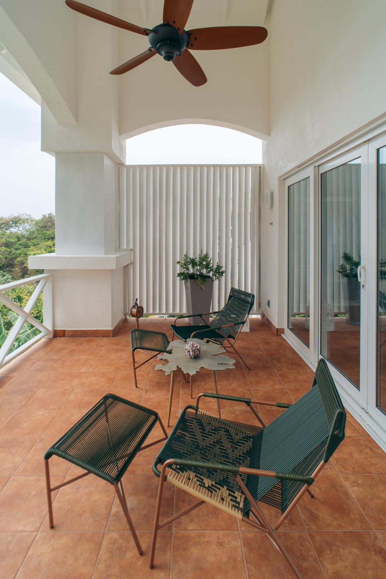 Blue Roatan Resort West Bay Exterior photo