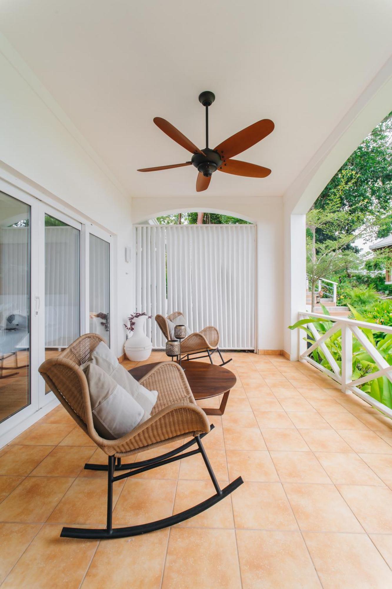 Blue Roatan Resort West Bay Exterior photo
